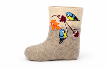Детские валенки с вышивкой